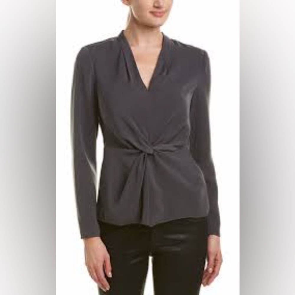 REISS Marla Black Twist-Front Top Long Sleeve Size 4
Hidden Side Zipper Vneck